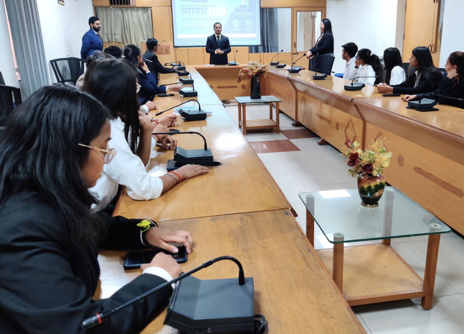 SEMINAR & CONFERENCE HALL